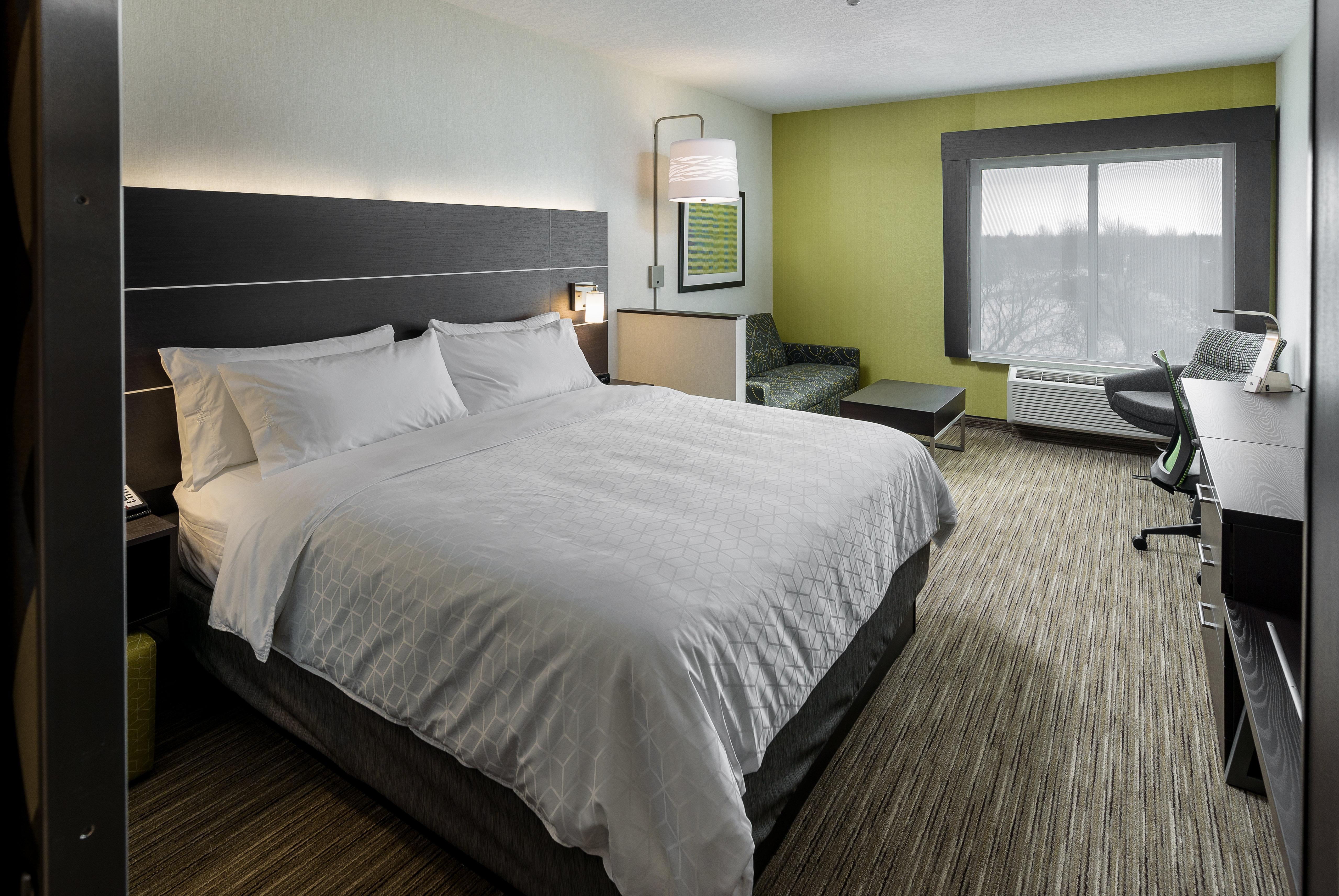 Holiday Inn Express & Suites - Saskatoon East - University, An Ihg Hotel Exterior photo